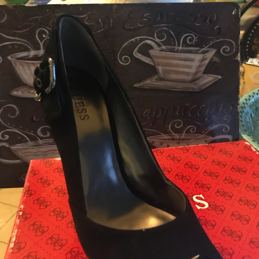 Shoes - Picture 3 of 4